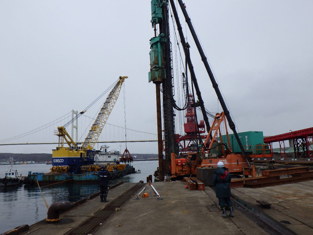 室蘭港祝津地区岸壁 11m改良その他工事 北興工業